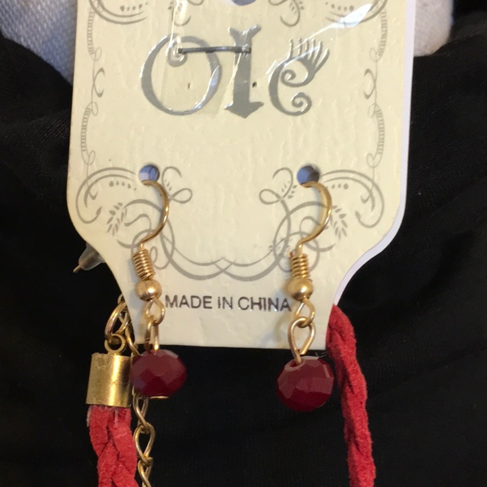 Beautiful Ole Brand Lariat Necklace & Earring Set - Picture 2 of 8